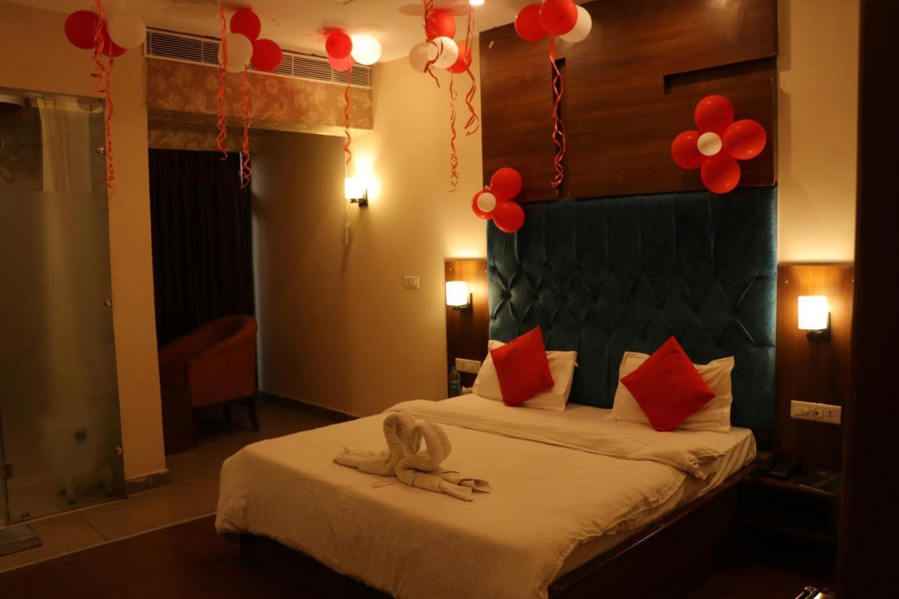 Hotel Pushap Palace Patiala Exterior photo