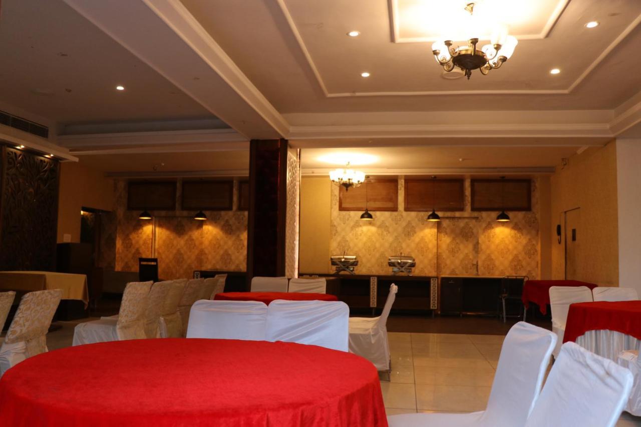 Hotel Pushap Palace Patiala Exterior photo