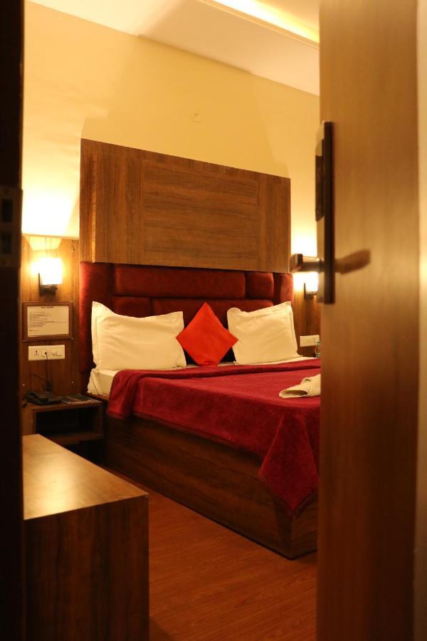 Hotel Pushap Palace Patiala Exterior photo